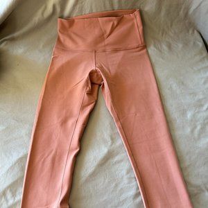 Victoria's Secret Incredible Essential Legging Size 4